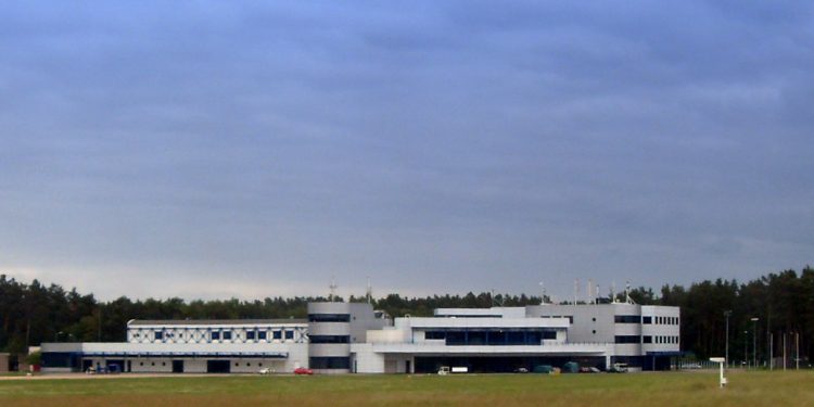 Lotnisko w Szczecinie-Goleniowie. Autor: Radosław Drożdżewski (Zwiadowca21), CC BY-SA 3.0 , via Wikimedia Commons