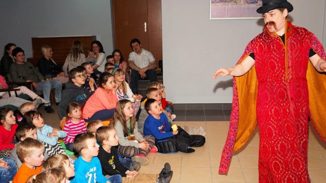 Teatr Rozmaitości GWITAJCIE