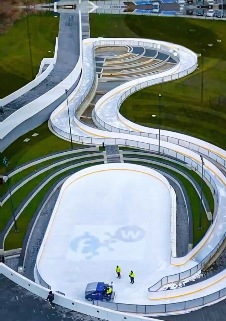 Lodowisko w Fabryce Wody w Szczecinie Źródło: Szczecin Floating Garden