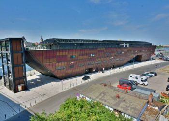 Morskie Centrum Nauki w Szczecinie Źródło: Autorstwa Kapitel - Praca własna, CC BY-SA 4.0,