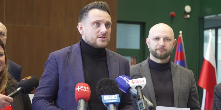 Radni PIS apelują o rezygnację ze strefy czystego transportu w Szczecinie Źródło: Krzysztof Romianowski fanpage