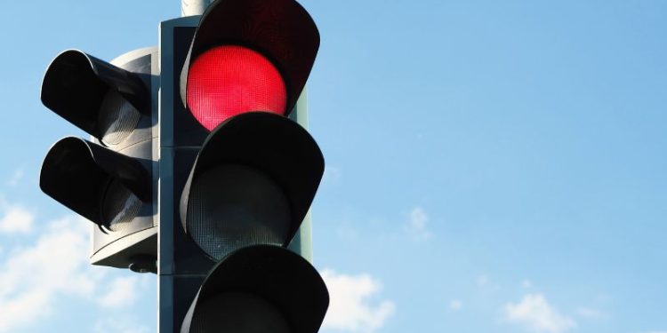 System Red Light w Szczecinie - ponad 1300 kierowców ukaranych za przejazd na czerwonym świetle