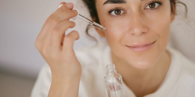 Serum z peptydami - jakie działanie wykazuje