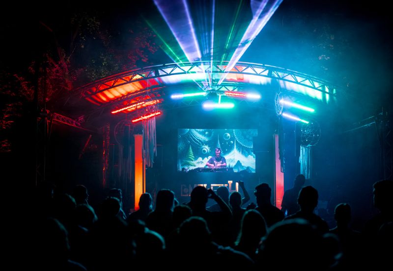 scena ze światłami