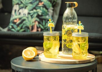 Przygotuj na lato swój balkon w Szczecinie – te meble i dodatki zdziałają cuda