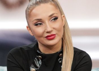 Kim jest Cleo? Poznaj informacje z życia artystki! [wiek, rodzina, partner, kariera, muzyka itp.]