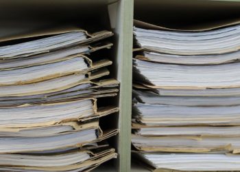 Gdzie znaleźć księgę wieczystą i co w niej sprawdzić?