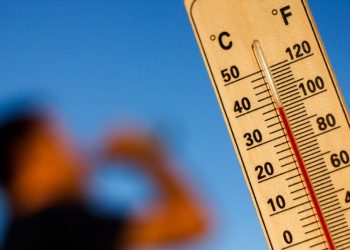 Upały w Szczecinie od 1 lipca – ostrzeżenie IMGW, kurtyny wodne i poidełka w mieście