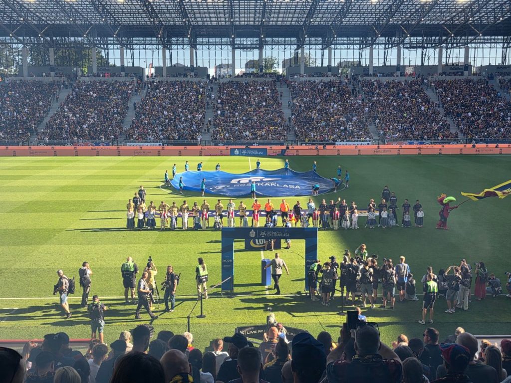 Pogoń - Górnik - rozpoczęcie spotkania