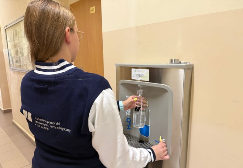 poidełka na uczelniach