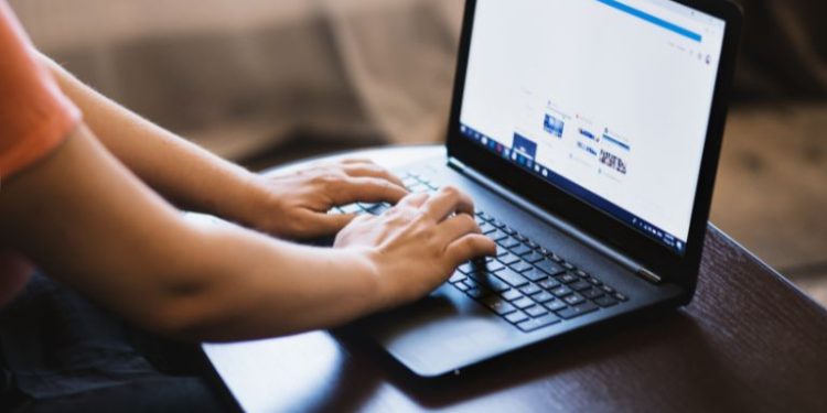 Collaborator vs WhitePress: która platforma lepiej wspiera Twoją strategię SEO?