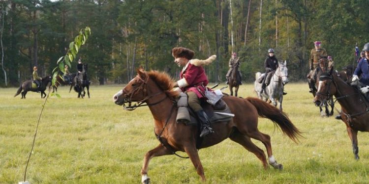 Hubertus 2025 w Żółwiej Błoci – tradycja, konie i dobra zabawa (18.10.2025)