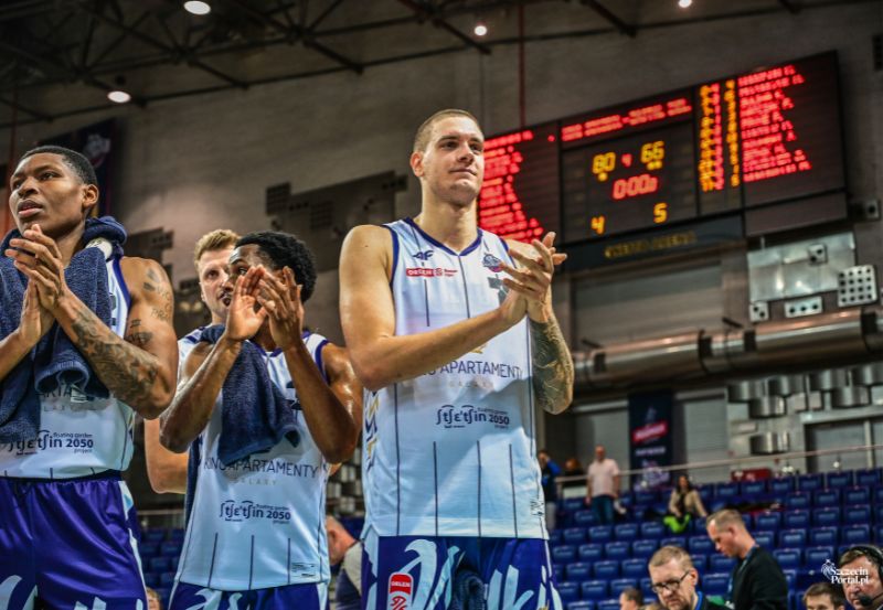 Nemanja Popović - zawodnik Kinga Szczecin w meczu z Zastalem Zielona Góra