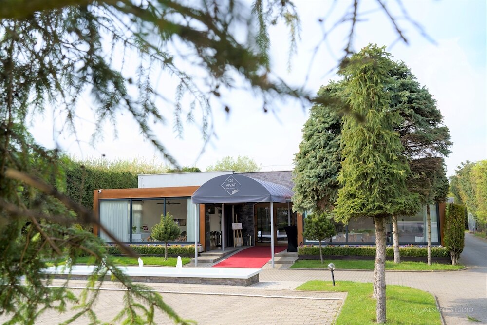 obrazek przedstawia frontowe wejście do sali weselnej VIVAT w Szczecinie