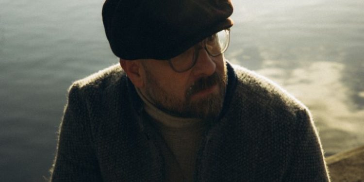 Kazaniecki debiutuje solo. „Prawdopodobnie” otwiera nowy rozdział!