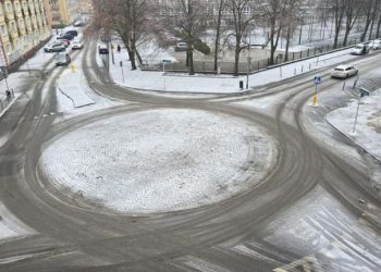 Gołoledź w Szczecinie. Jest ślisko i może być gorzej!
