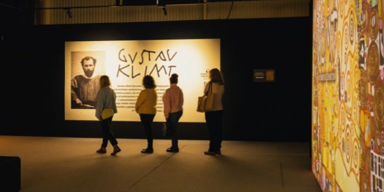Immersive KLIMT & MONET w Szczecinie. Dwie wystawy w cenie jednego biletu!