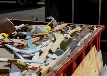 Kontener na gruz czy worki budowlane? Jak wybrać najlepsze rozwiązanie po większym remoncie