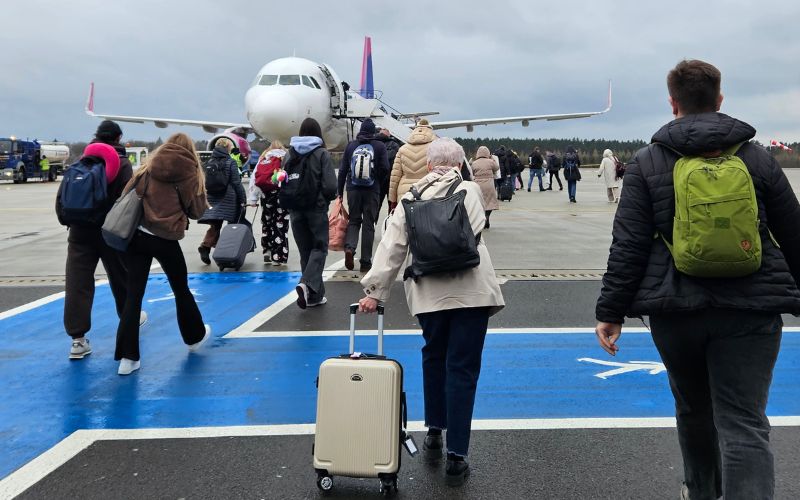 Ludzie lecący do Bergen ze Szczecina
