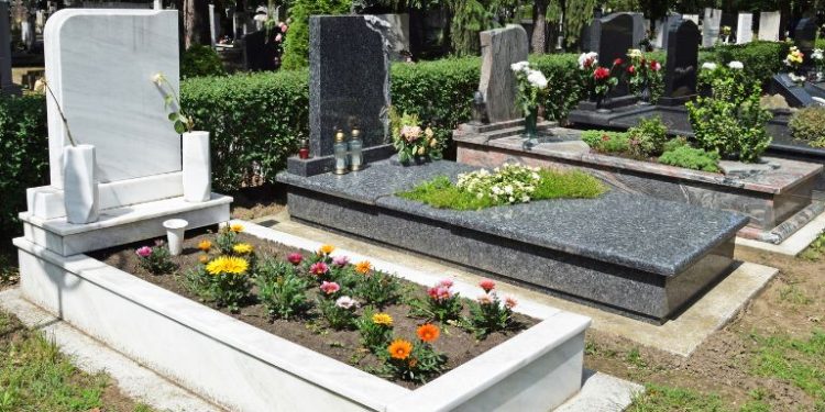 Nagrobki Szczecin i okolice. Eurogranit z Reptowa łączy solidne kamieniarstwo z indywidualnym podejściem