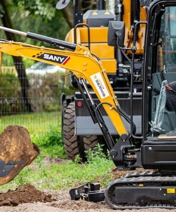 Prace ziemne bez dużej koparki? Sprawdź, co potrafią minikoparki SANY