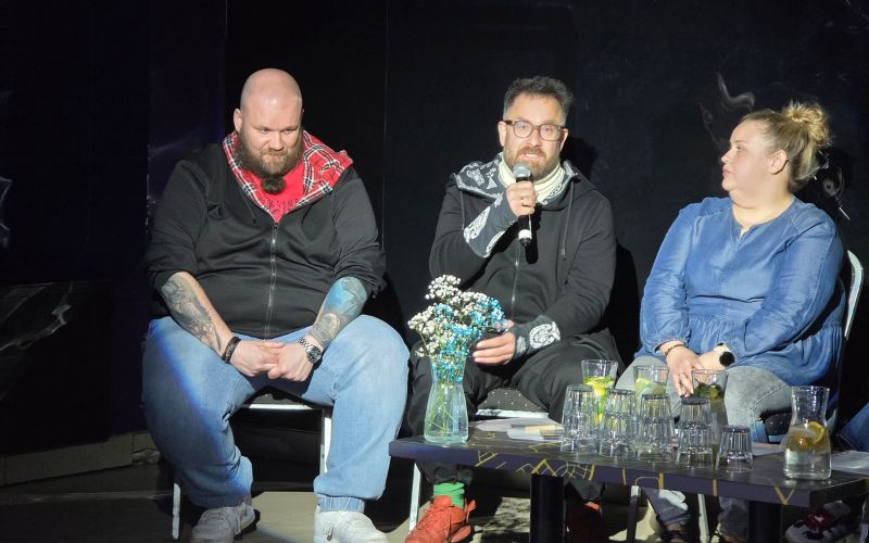 Damian "Viking" Usewicz, Przemysław Kazaniecki oraz Monika Helewska na panelu dot. kultury w Szczecinie