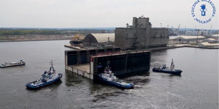 W Szczecinie zwodowano drugi moduł nowego doku. Inwestycja wchodzi w kluczowy etap
