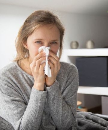 Katar zatkany nos łzawienie oczu. To może być alergia. Jak to sprawdzić?