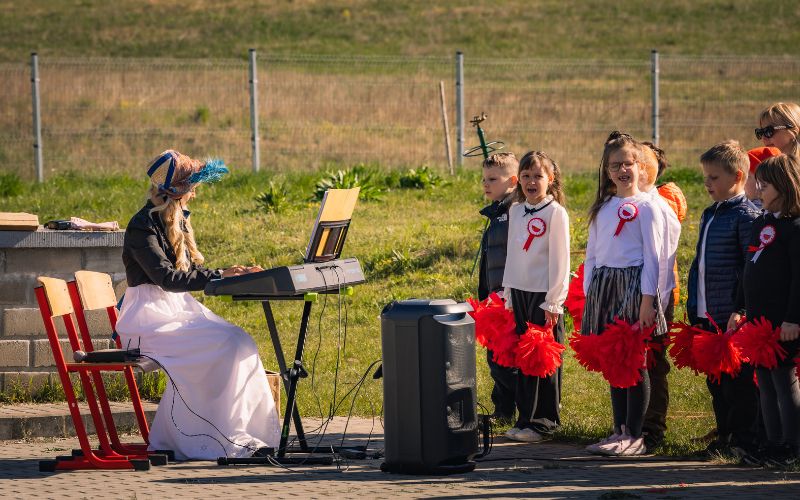 Quizy, gry i zabawy z okazji święta konstytucji 3 maja w Radziszewie obok Szczecina