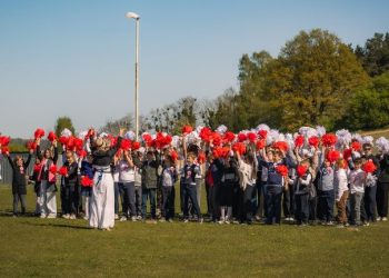Radziszewo świętowało Święto Konstytucji 3 Maja. Barwna uroczystość, taniec i „żywa flaga” z drona!
