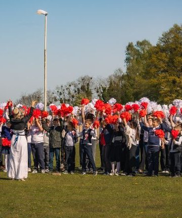 Radziszewo świętowało Święto Konstytucji 3 Maja. Barwna uroczystość, taniec i „żywa flaga” z drona!