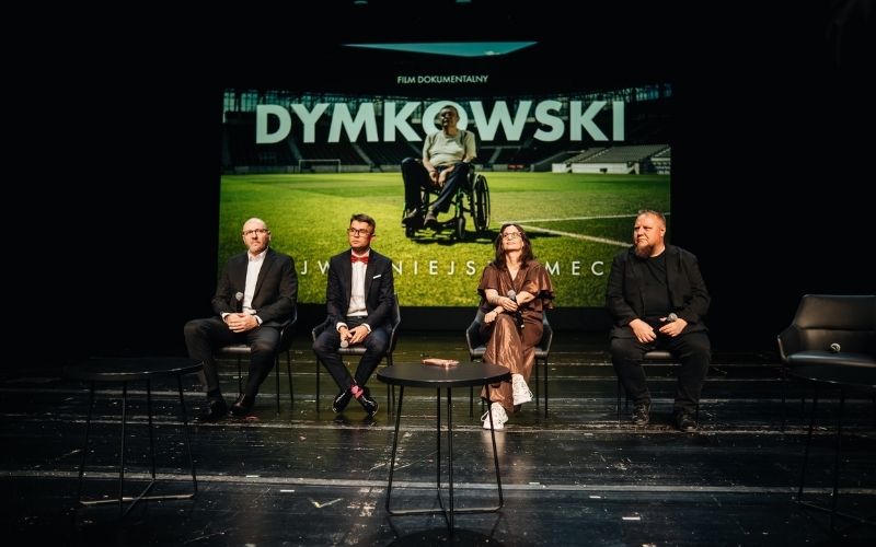 Konferencja prasowa podczas „Dymkowski. Najważniejszy mecz” w kinach. Film o legendzie Pogoni i walce z ALS