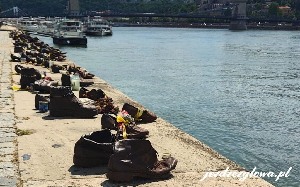 Pomnik Buty nad Dunajem w Budapeszcie