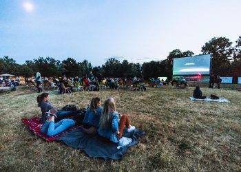 Plenerowe Kino na Leżakach w Szczecinie. Znamy program seansów na lato 2026
