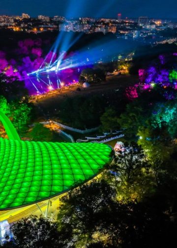 Letni program Teatru Letniego w Szczecinie . Koncerty i wydarzenia od lipca do września [2026]