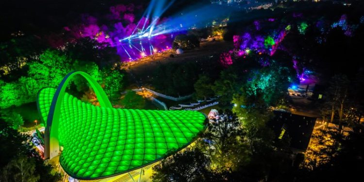 Letni program Teatru Letniego w Szczecinie . Koncerty i wydarzenia od lipca do września [2026]