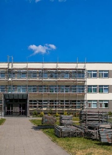 Letnie remonty szkół w Polsce. Eksperci: samo malowanie ścian nie wystarczy