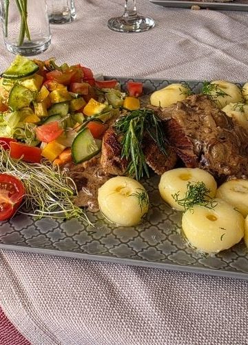 Kluski śląskie z sosem grzybowym
