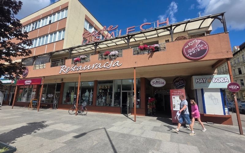 Restauracja Cafe Uśmiech z zewnątrz