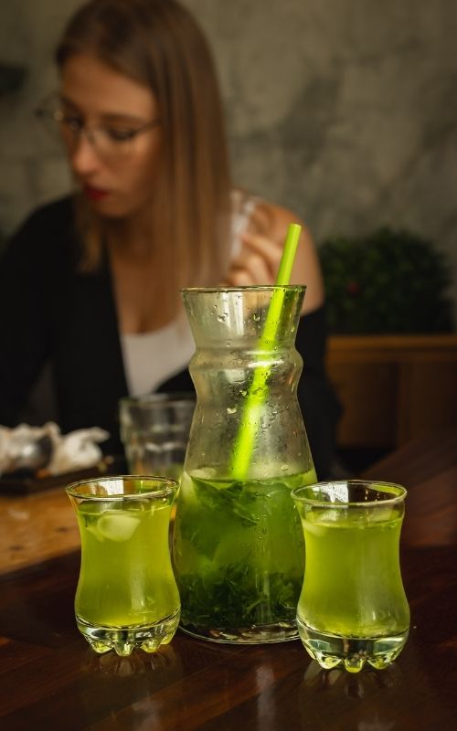 Lemoniada z tajską bazylią
