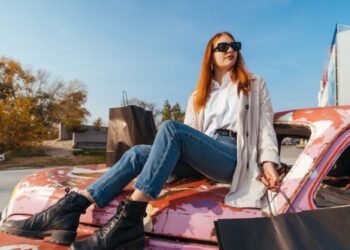 Moda cyrkularna – na czym polega i dlaczego zmienia branżę odzieżową?
