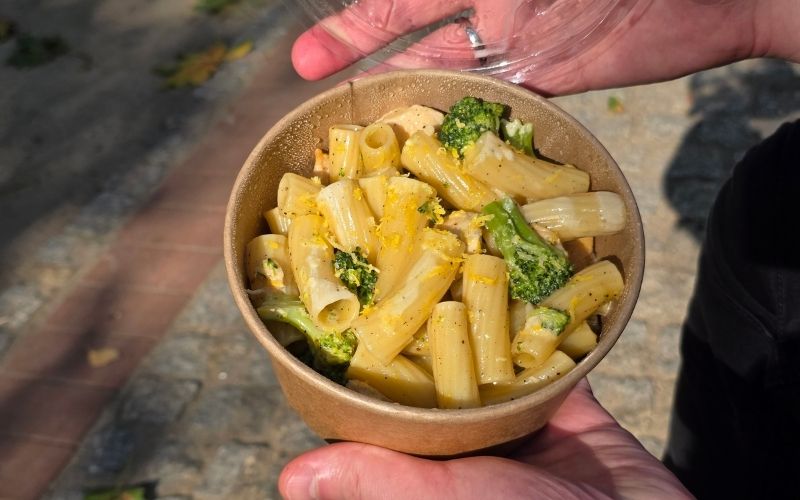 Makaron Kurczak & brokuł z dodatkiem cytrynowych nut – jedno z najczęściej zamawianych dań w Pastalii.