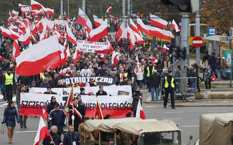 Uczestnicy wcześniejszych obchodów niepodległości w Szczecinie