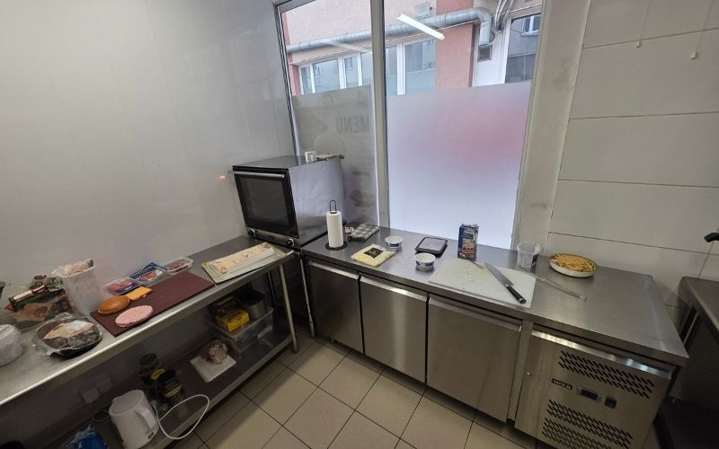 Zaplecze kuchenne Pastalii w Szczecinie, w którym przygotowywane są zamówienia.